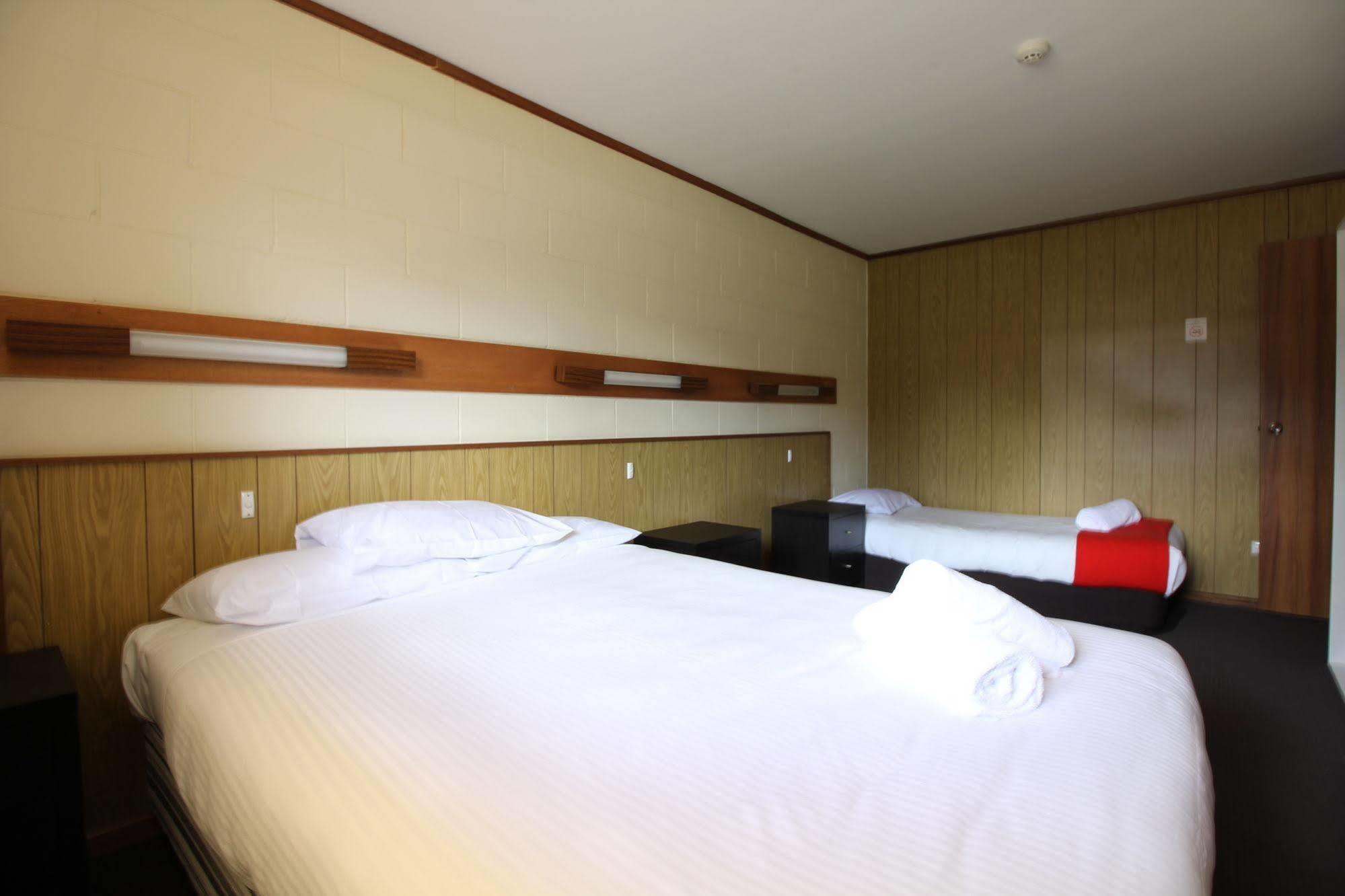 Snowy Mountains Resort And Function Centre แอดามินาบี ภายนอก รูปภาพ
