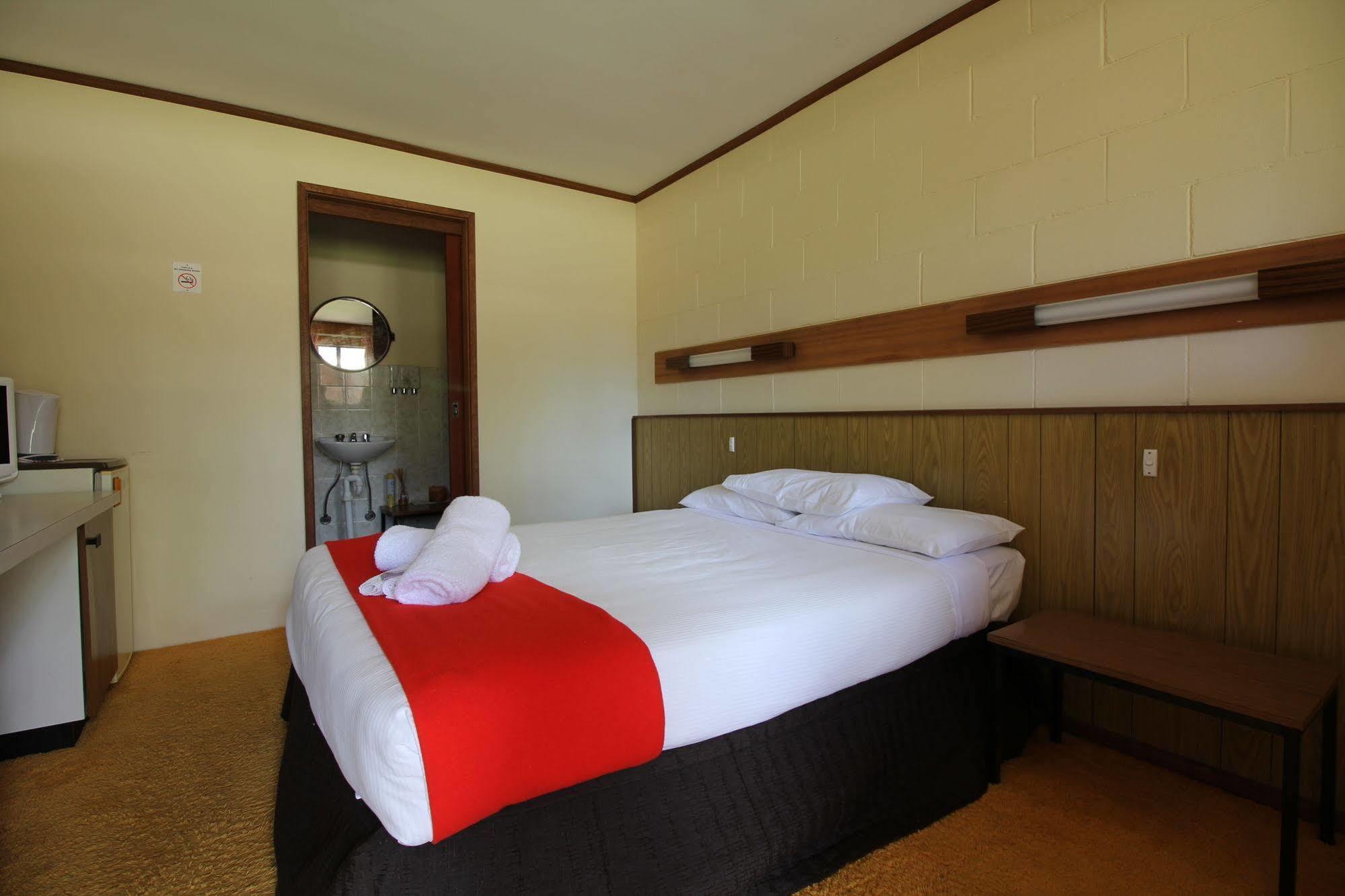 Snowy Mountains Resort And Function Centre แอดามินาบี ภายนอก รูปภาพ