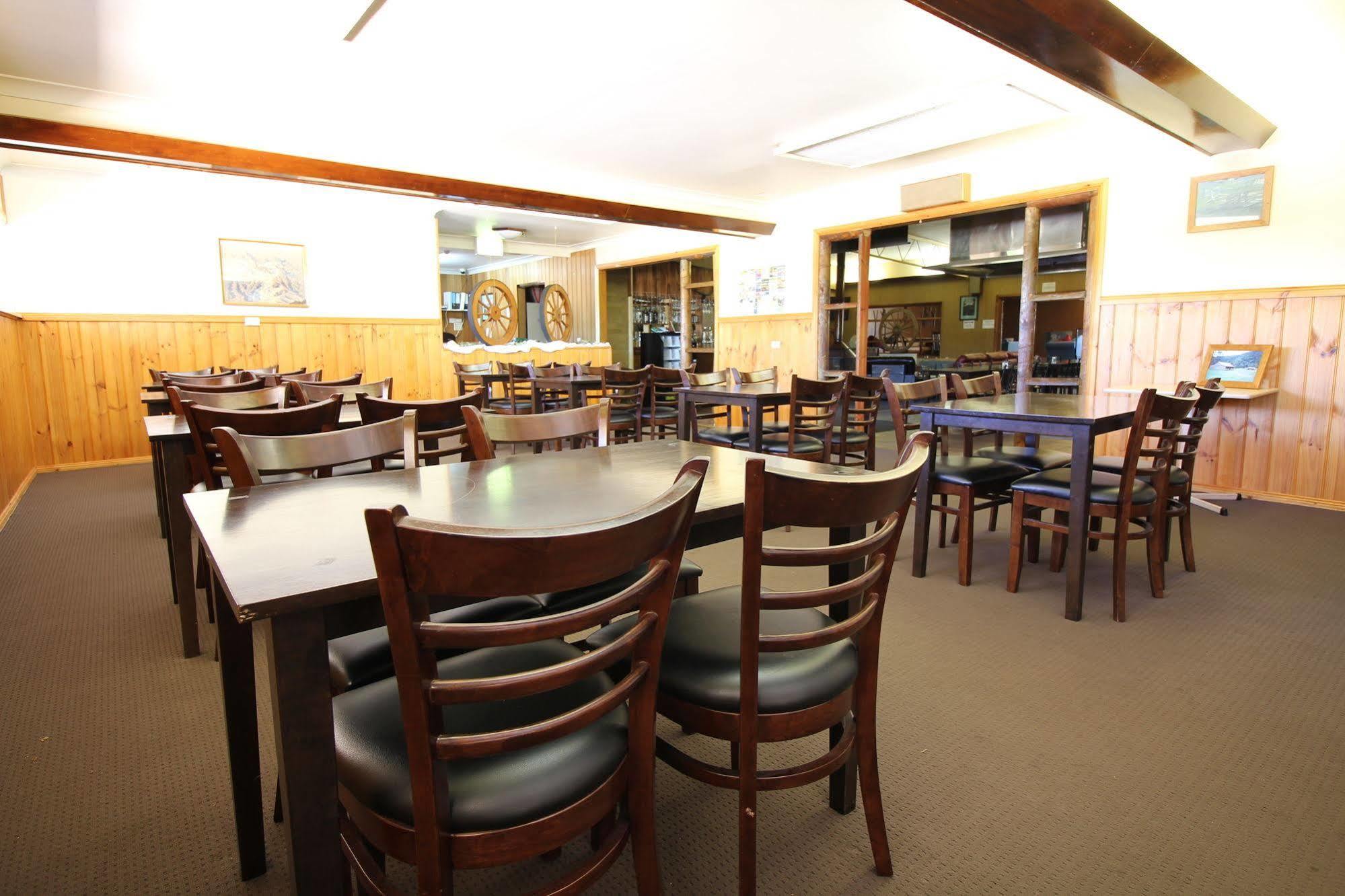 Snowy Mountains Resort And Function Centre แอดามินาบี ภายนอก รูปภาพ